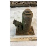 BOTTLE JACK, GALV. FUNNEL, BELTS & TIRE BAR