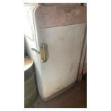 FRIGIDAIRE REFRIGERATOR