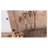 STALL RAKES, GARDEN POTS, ROPE & MORE