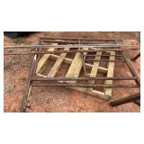 SCAFFOLDING FRAME & METAL SAW HORSE