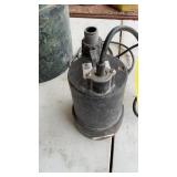 REDLION PUMP & (2) BUCKETS