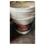 CLEANER / DEGREASER & (2) GAL CLOROX