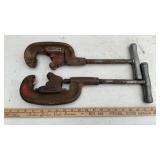 (2) RIDGID PIPE CUTTERS & METAL PIPE DEBURRING
