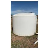 1500 GAL WATER TANK W/ PVC WATER BOOM