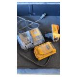 Dealt charger 20V battery & 18v adapter