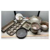 MUFFIN TIN, MIXING BOWLS & ASSORTED COOKWARE