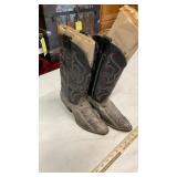 NOCONA SNAKE SKIN BOOTS SIZE 7.5 B