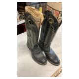 LAREDO BOOTS SIZE 7.5 D