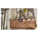 PICNIC BASKET & RABBIT BASKET