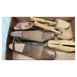 SHOE STRECHERS