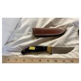 (2) FOLDING KNIVES & (3) FIXED BLADE KNIVES (NEW)