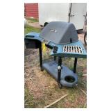 CHAR-BROIL GAS GRILL