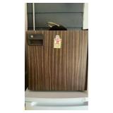 GE BRAND MINI-FRIDGE (WORKS)