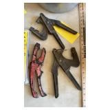 (4) EAR TAGGERS