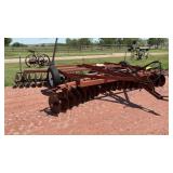 IH TANDEM DISC HARROW MEASURES 12' WIDE