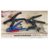 LARGE BANDER, Y TEX  & ALL FLEX TAGGERS W/ CASE