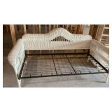 WICKER DAY BED/TRUNDLE BED