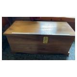 WOOD CEDAR CHEST (NO KEY)