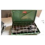 COLEMAN PROPANE CAMP STOVE & TABLE GRILL