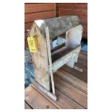 WOOD SADDLE STAND