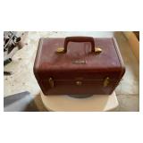 MAKEUP BOX,  CLOTHES HANGERS, SEAT RISER