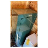 STACK-ON METAL SEVEN GUN CABINET W/ KEY