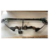 MISSION MENACE BOW W/ ARROWS