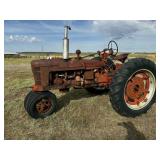 IH FARMALL "H" TRACTOR (RUNS)