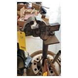 MORGAN CHICAGO 20 BENCH VISE ON STAND