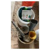 FUNNELS & CAT LITTER