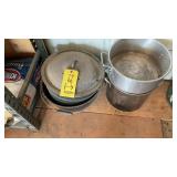 (4) COOKING POTS