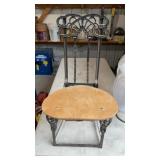 IRON FOLDING CHAIR BUST DISPLAY