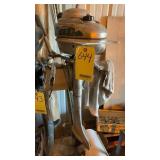 EVINRUDE BOAT MOTOR (RUNS)