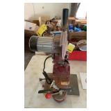 CHAINSAW SHARPENER AND EXTRA GRINDING DISCS