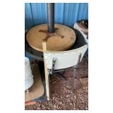 (2) STOOLS & (2) ROUND TABLES