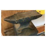 ANVIL MOUNTED ON STAND