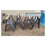 4 Plastic & 1 Metal Saw Horse Work Stand