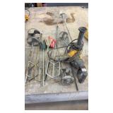 Dewalt DW130W 1/2' drill & 7-paint paddle beaters