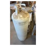 100 Pound Propane Tank with regulator