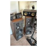 Realistic Floor Optimus T-300 Stereo Speakers