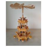 Faszinierende Weihnachts-Pyramide in Orig. Box