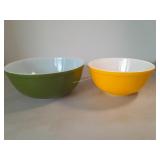 2 Pyrex Bowls. 8 & 10 In Diameters