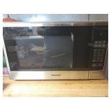 Panasonic Counter Top Microwave. 1100 Watts