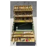 Plano 8606 tackle box w/38 lures