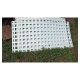 4- vinyl lattice pcs ( 48in x 25in )