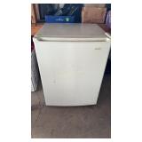 Sanyo dorm refrigerator