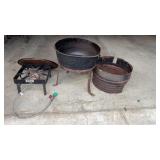 Cast iron butcher kettle w/3ft, gas burner