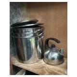 Kitchen pots & coffee maker
