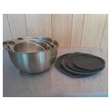 Pampered Chef Metal Mixing Bowls / Lids.