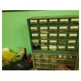 BALANCE OF CONTENTS ON TOP OF TOOL CHEST